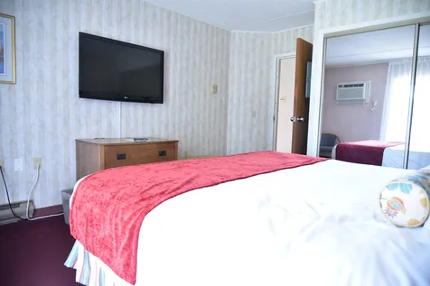 17 Harris Shore Road Gilford NH 03249