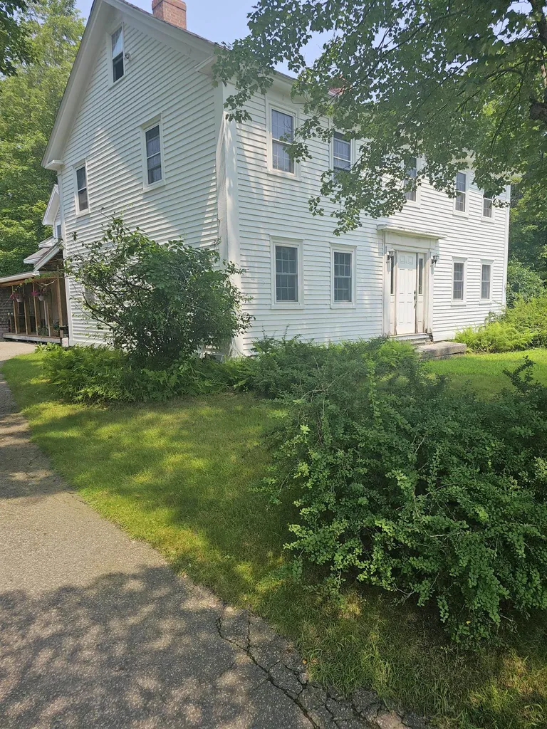 359 Pleasant Street Epping NH 03042