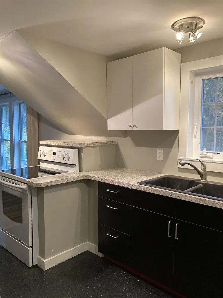 359 Pleasant Street Epping NH 03042