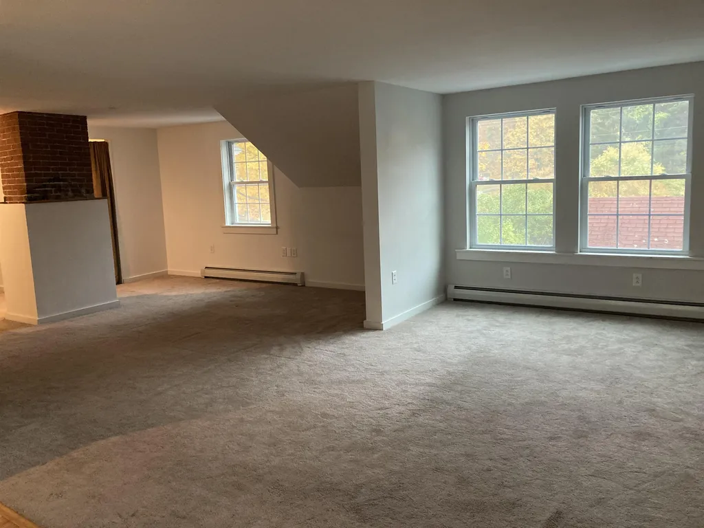 359 Pleasant Street Epping NH 03042