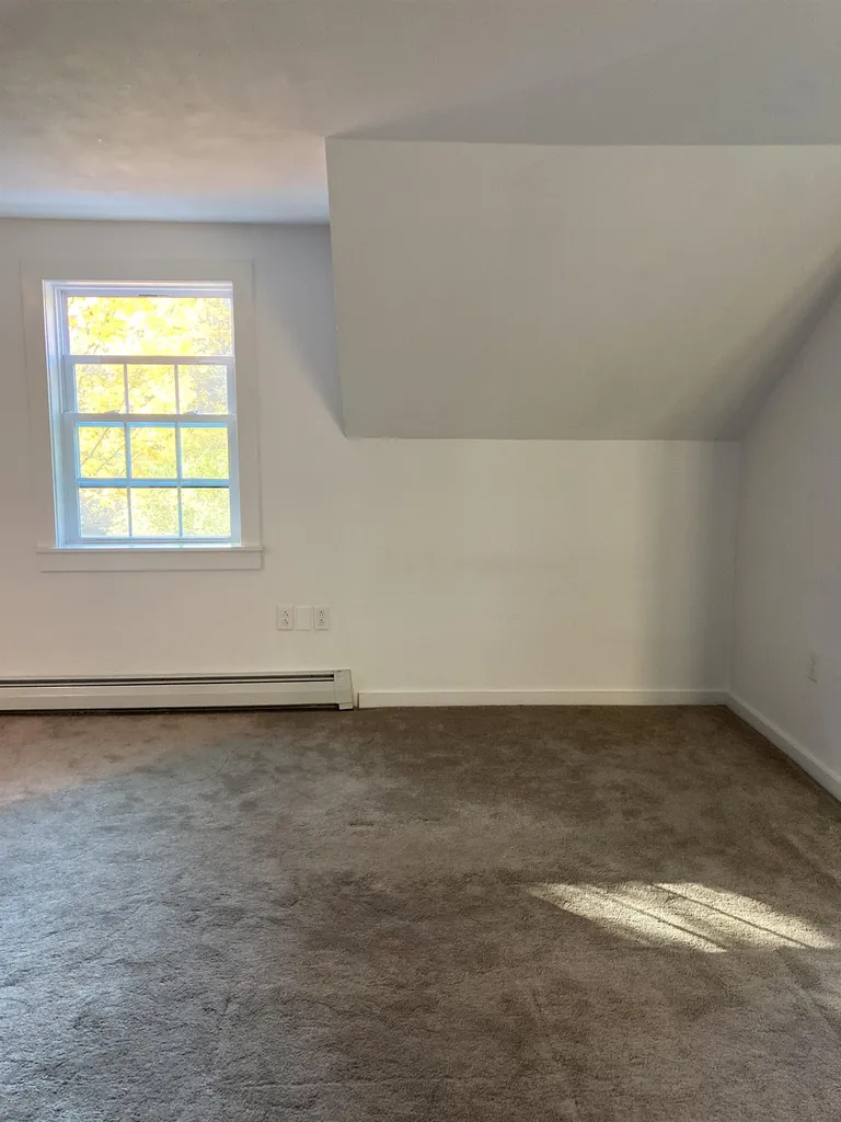 359 Pleasant Street Epping NH 03042