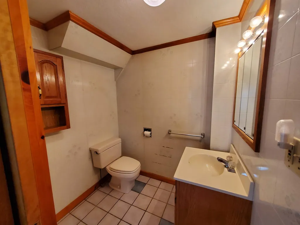 8 Highland Avenue Lebanon NH 03784