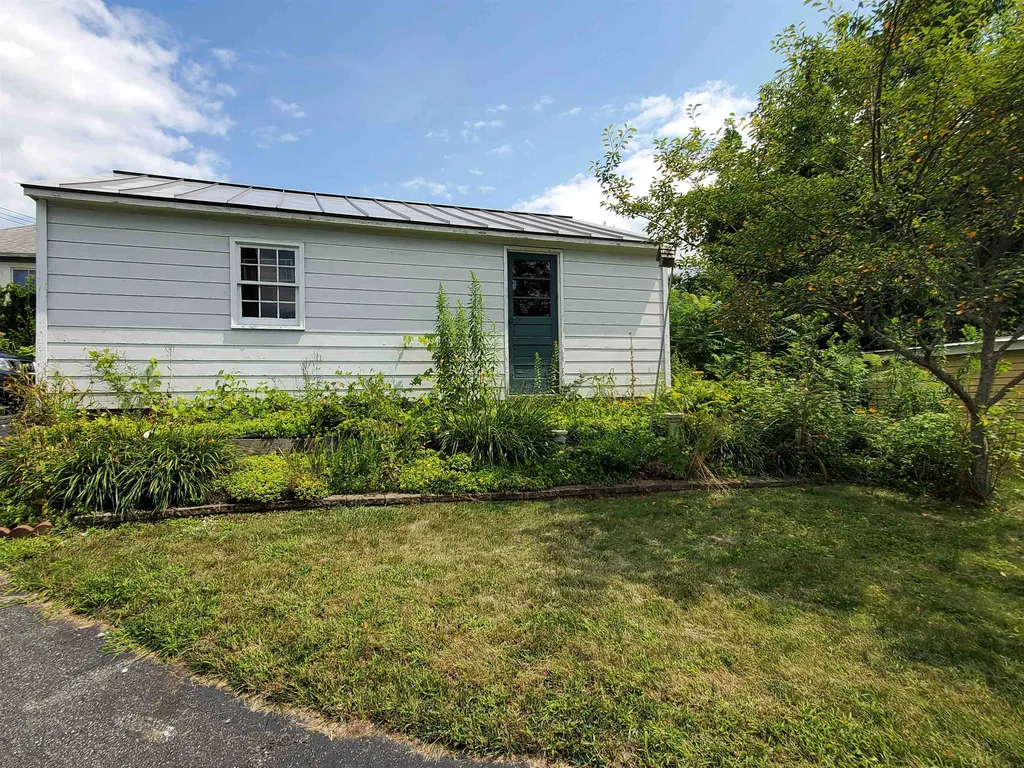 8 Highland Avenue Lebanon NH 03784