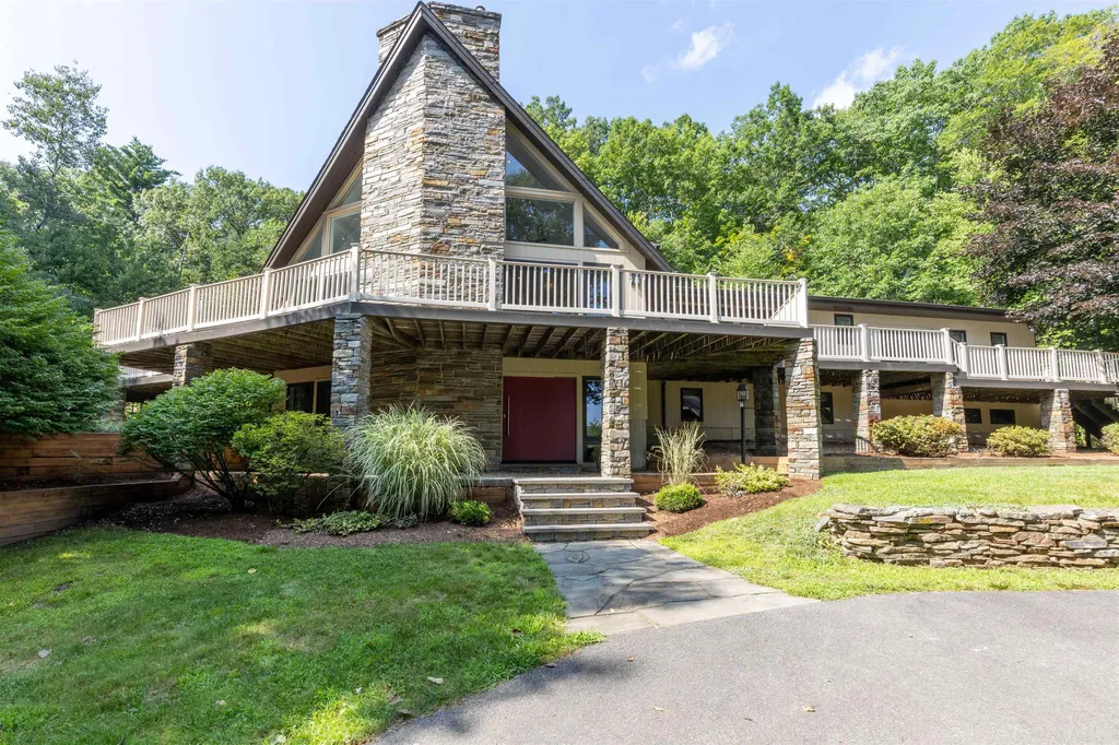 646 Lane Road Chester NH 03036