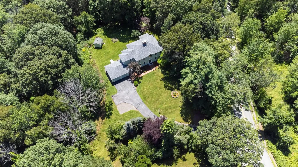 21 Chestnut Hill Road Amherst NH 03031