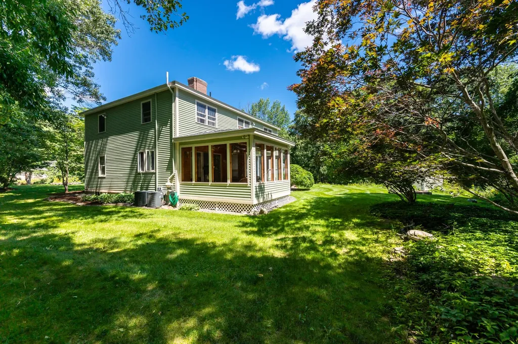 21 Chestnut Hill Road Amherst NH 03031