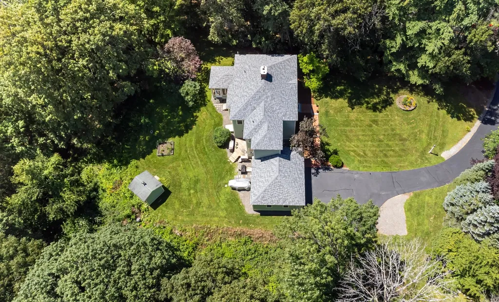 21 Chestnut Hill Road Amherst NH 03031