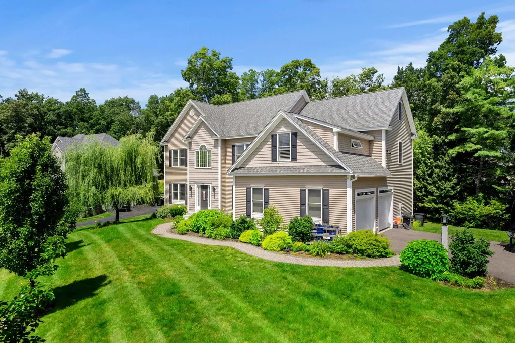 48 Northland Road Windham NH 03087