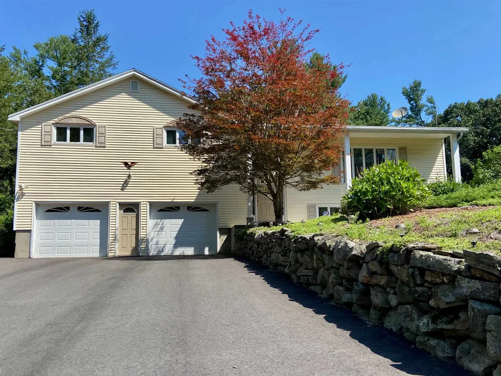 6 Apollo Road Londonderry NH 03053-3238