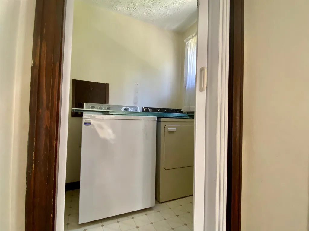 6 Apollo Road Londonderry NH 03053-3238