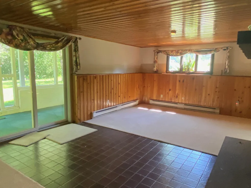 6 Apollo Road Londonderry NH 03053-3238