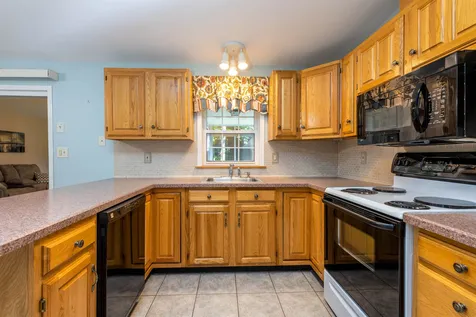 19 Granite Circle Hampstead NH 03841