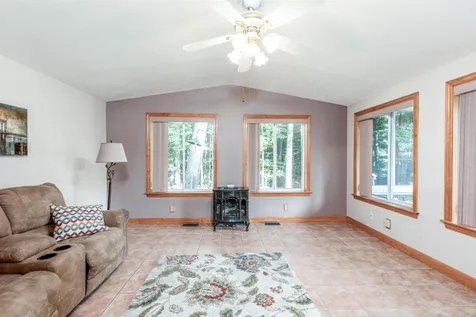 19 Granite Circle Hampstead NH 03841