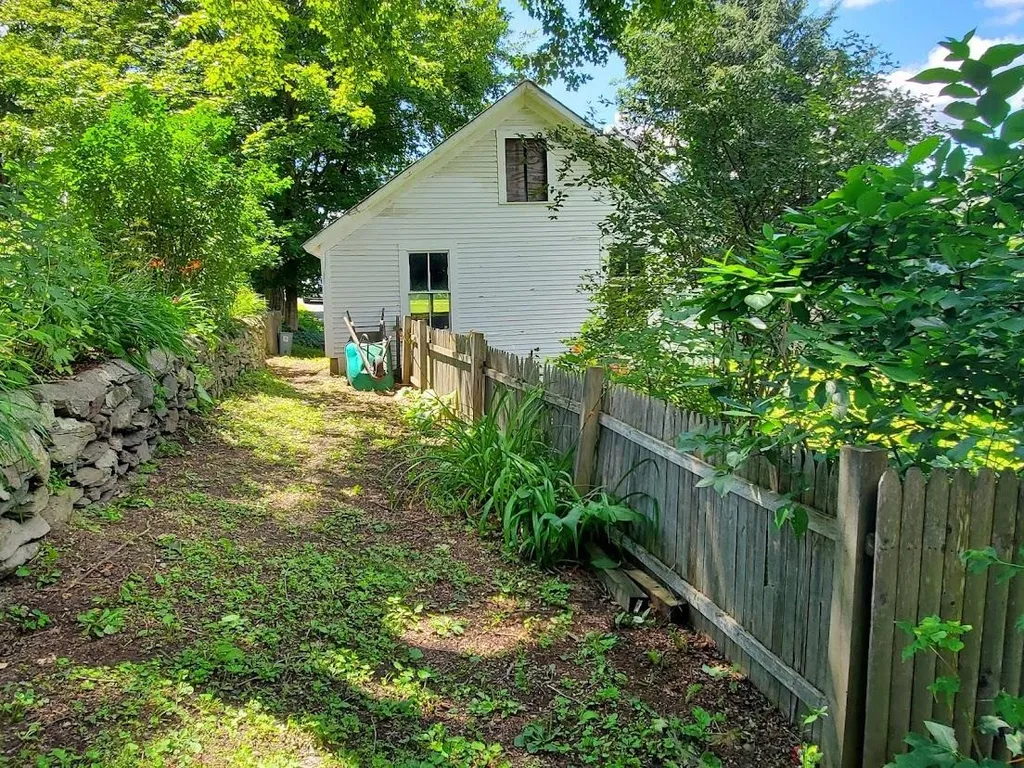 27 Seminary Road Lebanon NH 03784