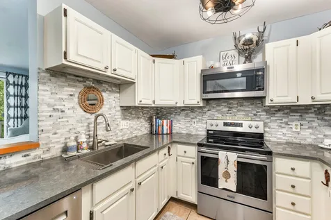 2 Farmhouse Lane Wolfeboro NH 03894