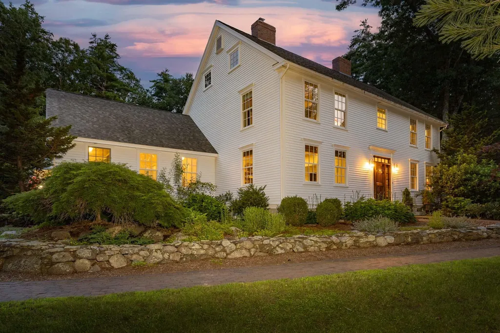 76 Exeter Road Hampton Falls NH 03844