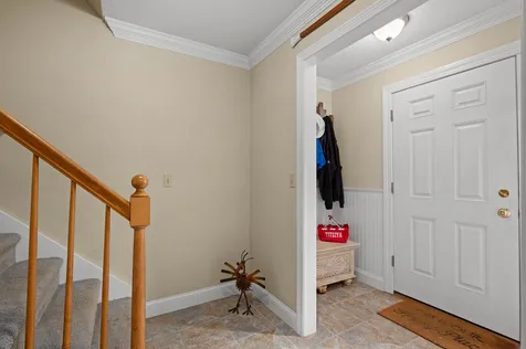 27 Williamsburg Circle Laconia NH 03246
