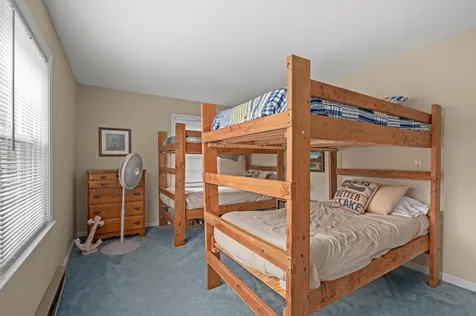 27 Williamsburg Circle Laconia NH 03246