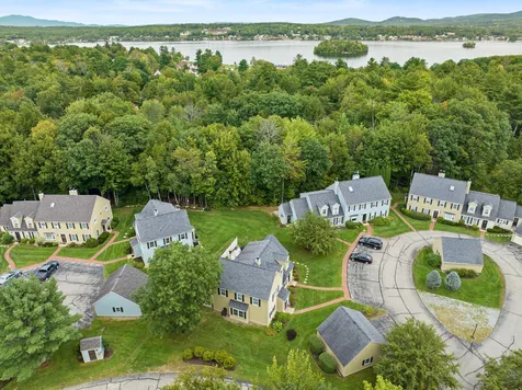 27 Williamsburg Circle Laconia NH 03246