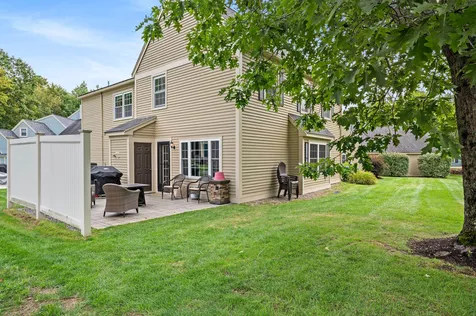 27 Williamsburg Circle Laconia NH 03246