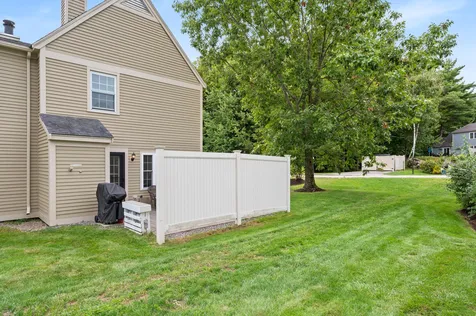 27 Williamsburg Circle Laconia NH 03246