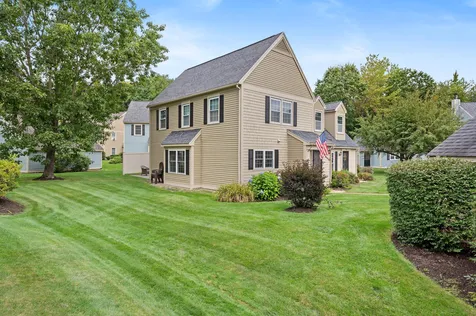 27 Williamsburg Circle Laconia NH 03246