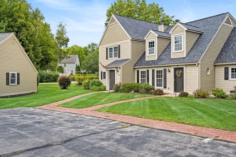 27 Williamsburg Circle Laconia NH 03246