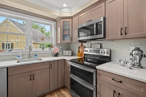 27 Williamsburg Circle Laconia NH 03246