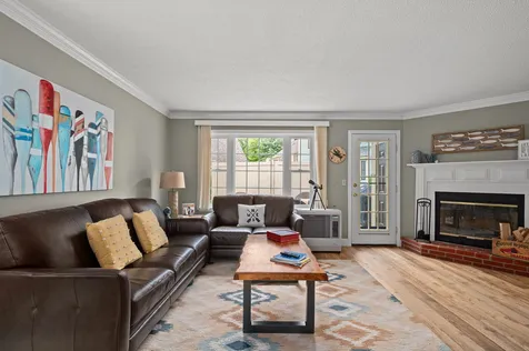 27 Williamsburg Circle Laconia NH 03246