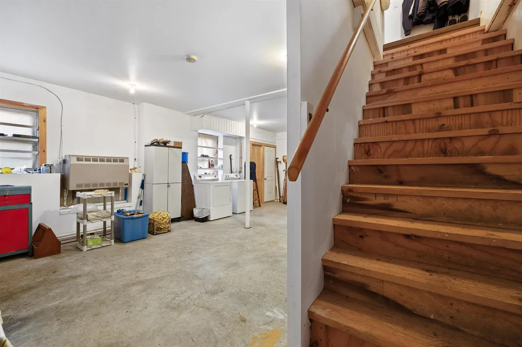 10 Flanders Road Enfield NH 03748