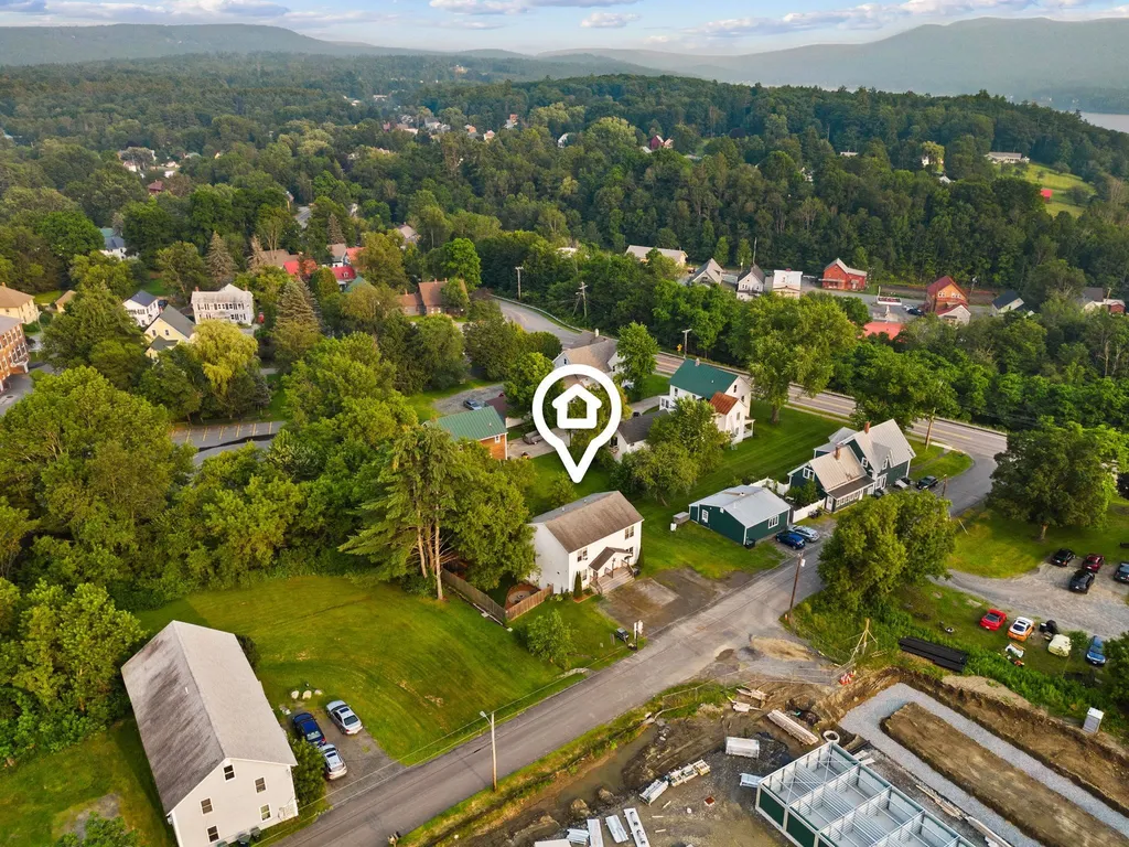 10 Flanders Road Enfield NH 03748