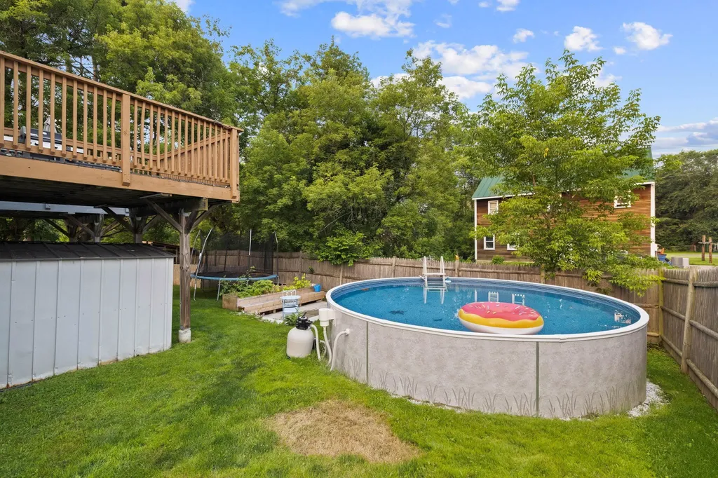 10 Flanders Road Enfield NH 03748
