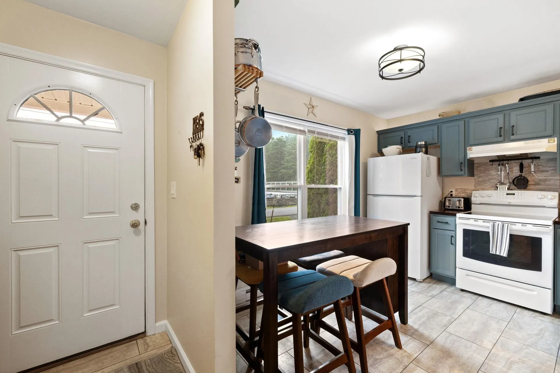 10 Flanders Road Enfield NH 03748