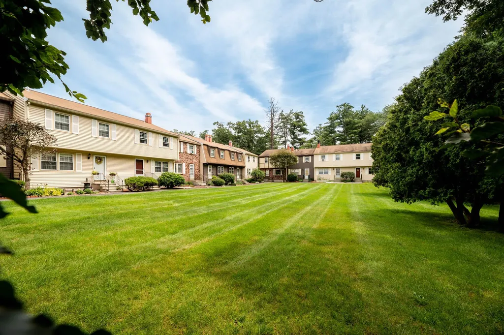 23 Stonegate Lane Derry, NH Real Estate Property MLS 4962252