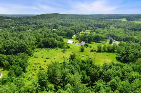 131 North Road East Kingston NH 03827