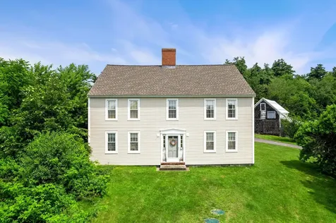 131 North Road East Kingston NH 03827