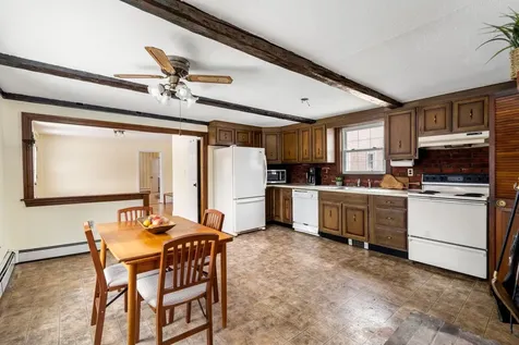 131 North Road East Kingston NH 03827