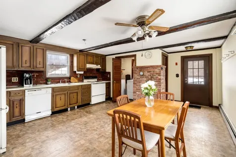 131 North Road East Kingston NH 03827