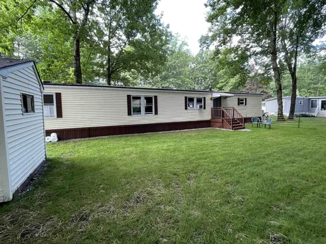 320 Old Lake Shore Road Gilford NH 03249