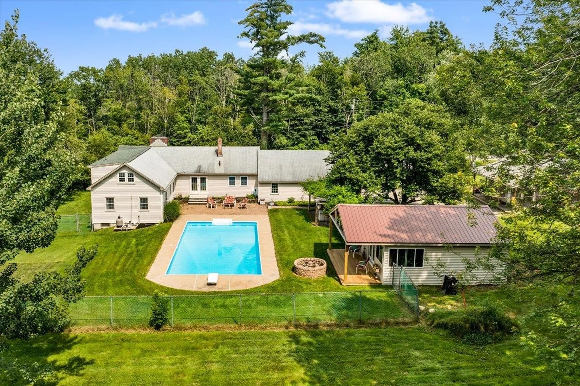 91 Dearborn Road Auburn NH 03032