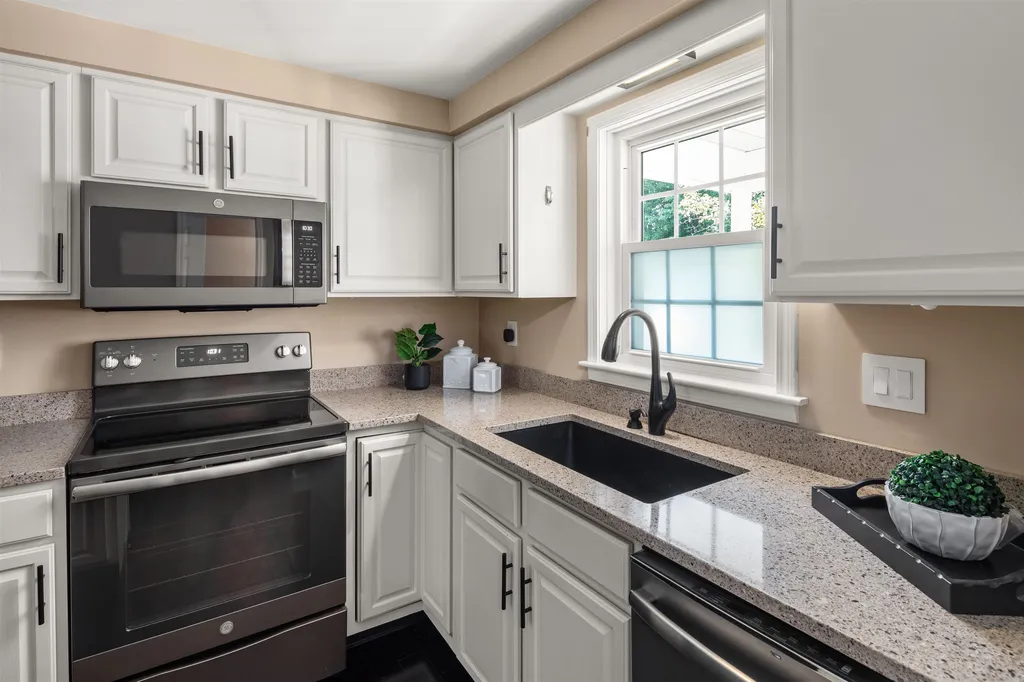160 Partridge Hill Colchester VT 05446