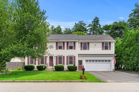 10 Vandora Drive Manchester NH 03103