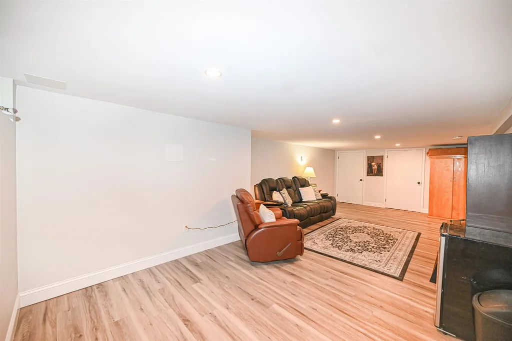 10 Ruth Street Bedford NH 03110