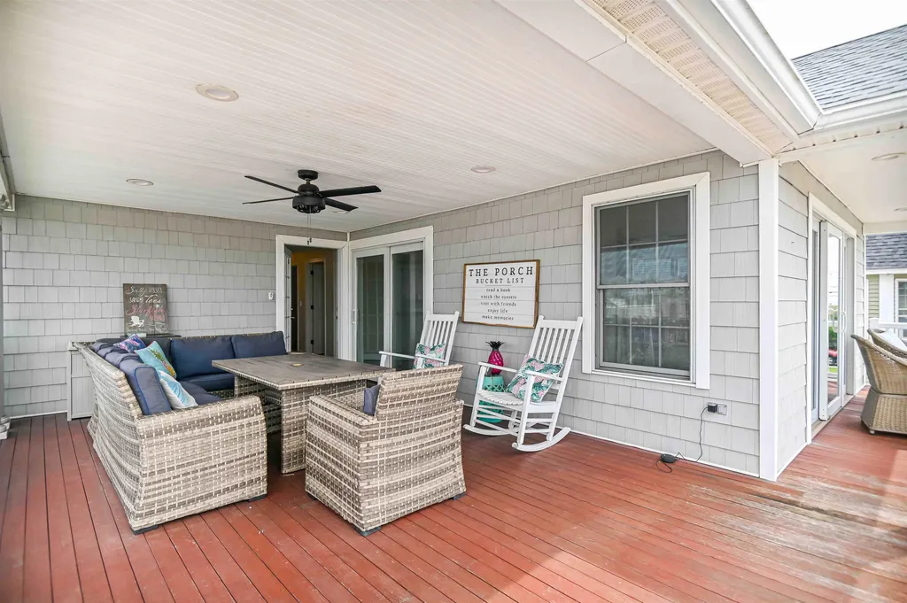 21 Chelmsford Street Seabrook NH 03874