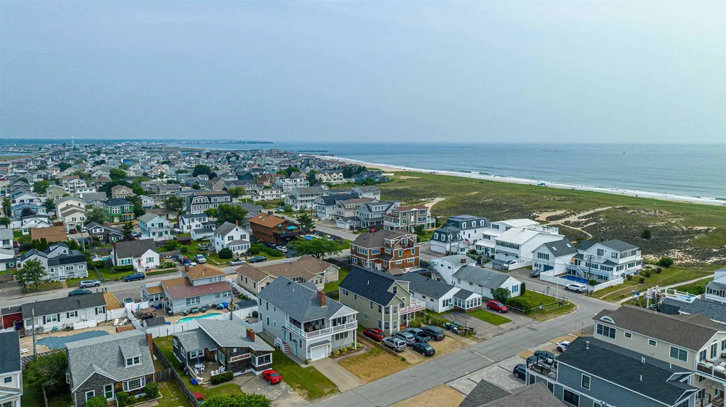 21 Chelmsford Street Seabrook NH 03874