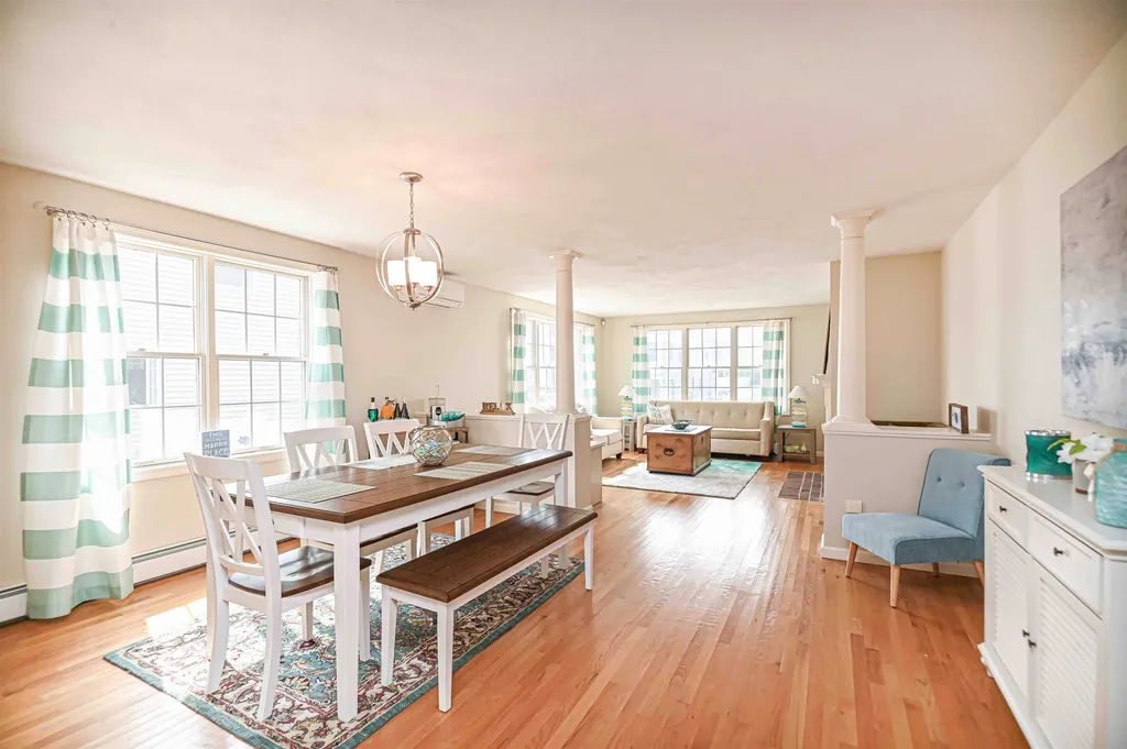 21 Chelmsford Street Seabrook NH 03874