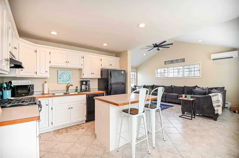 21 Chelmsford Street Seabrook NH 03874