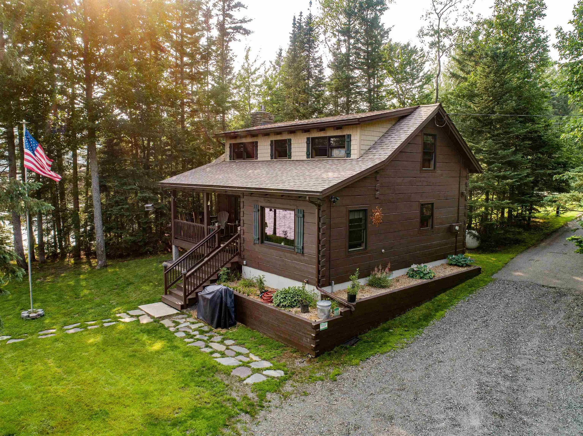 3262 North Main Street Pittsburg NH 03592