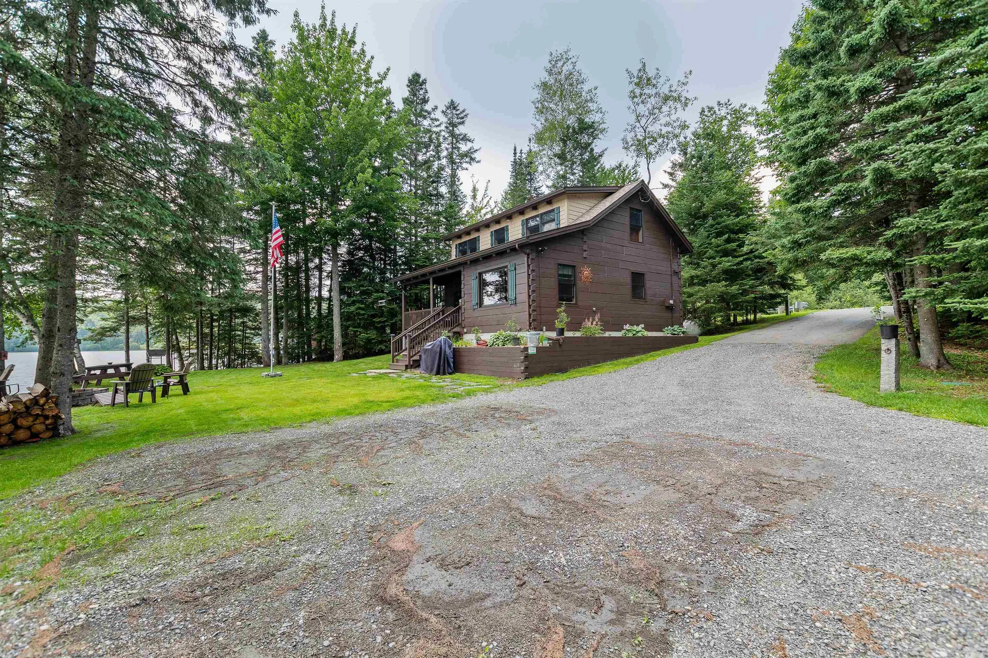 3262 North Main Street Pittsburg NH 03592