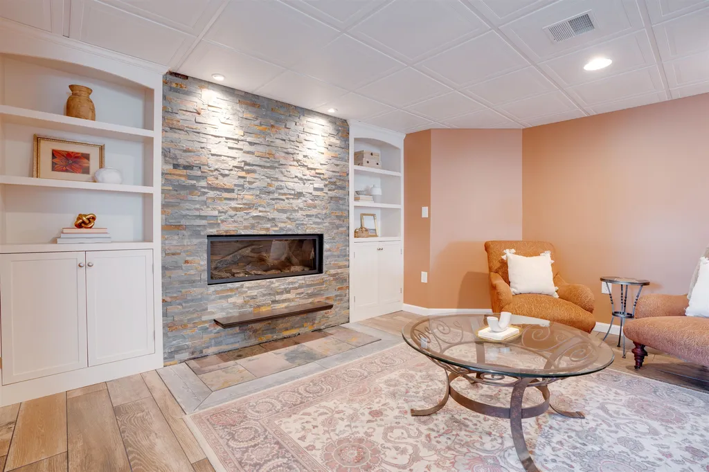 21 Brookview Road Windham NH 03087
